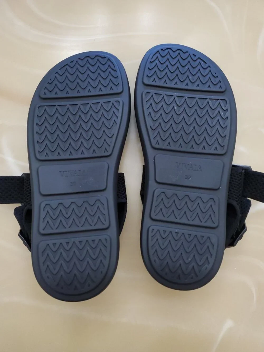 VIVAIA Isla AdaptAll Sling Footbed Sandal in Black Size 8 (39)